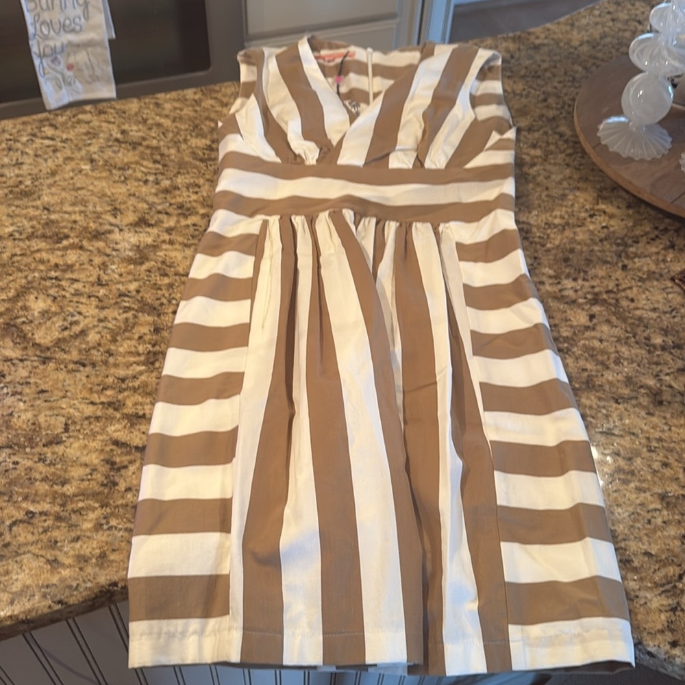 Vilagallo Brown and White Striped Dress size 36